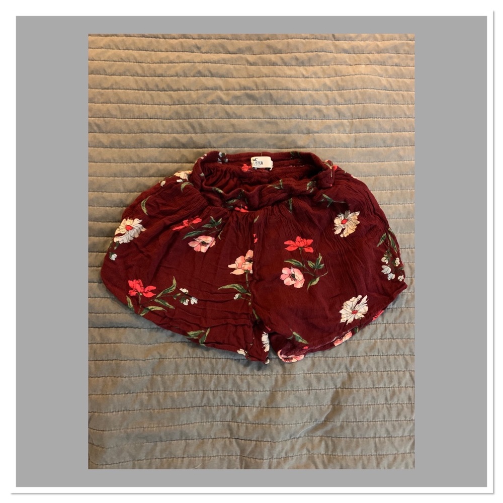 Hollister maroon floral shorts